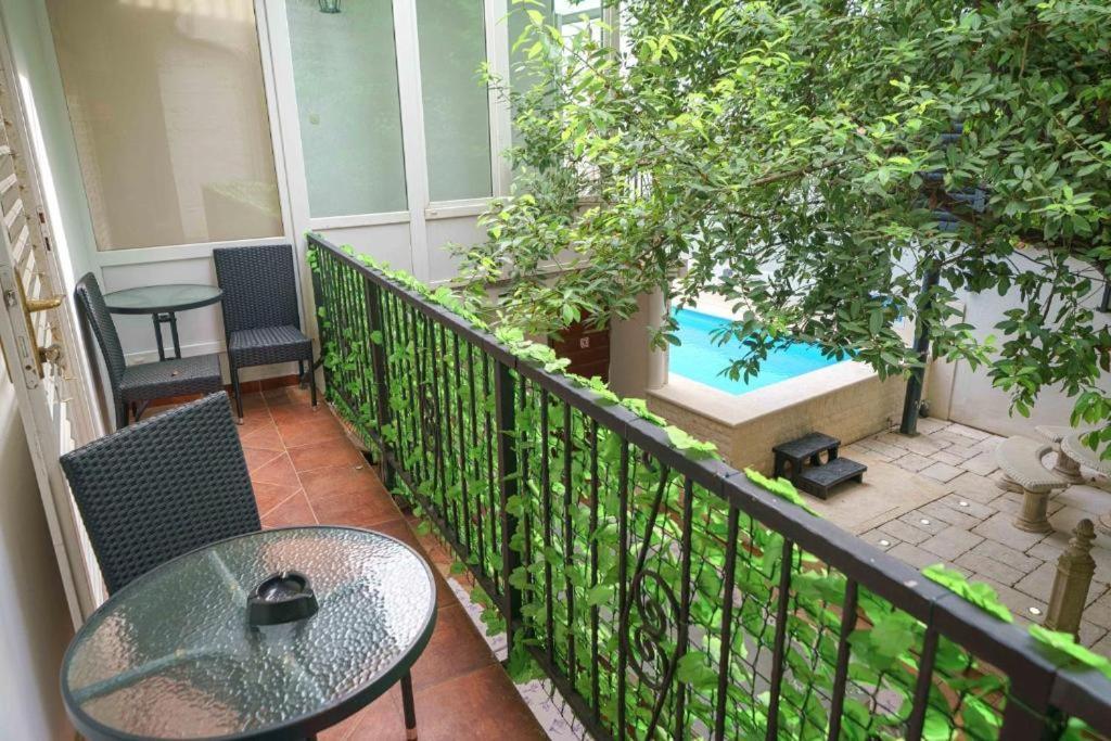 Heritage Residence In Center With Pool- Apartments Vodice Extérieur photo