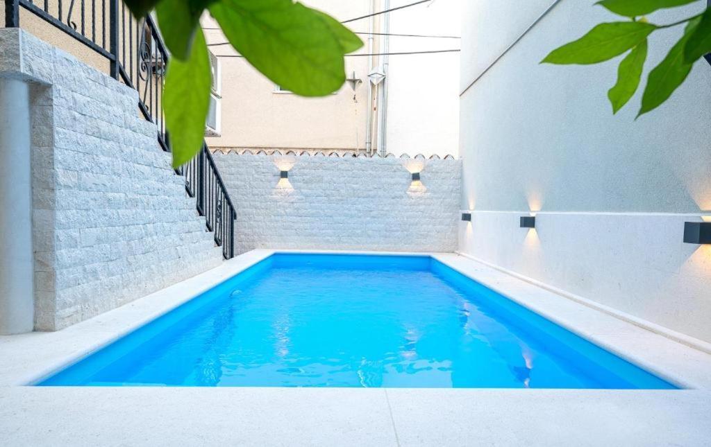 Heritage Residence In Center With Pool- Apartments Vodice Extérieur photo