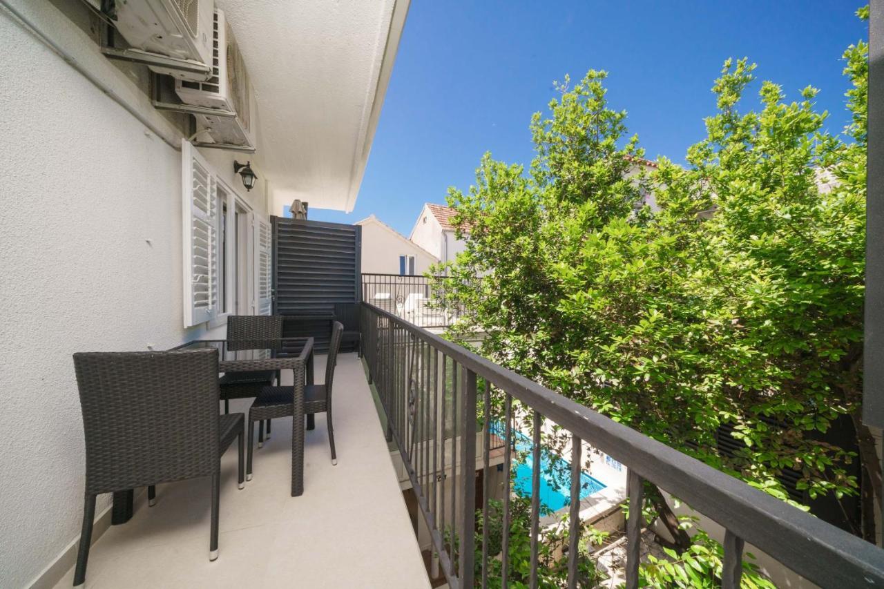 Heritage Residence In Center With Pool- Apartments Vodice Extérieur photo