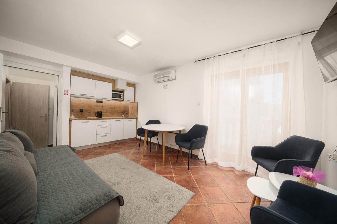 Heritage Residence In Center With Pool- Apartments Vodice Extérieur photo
