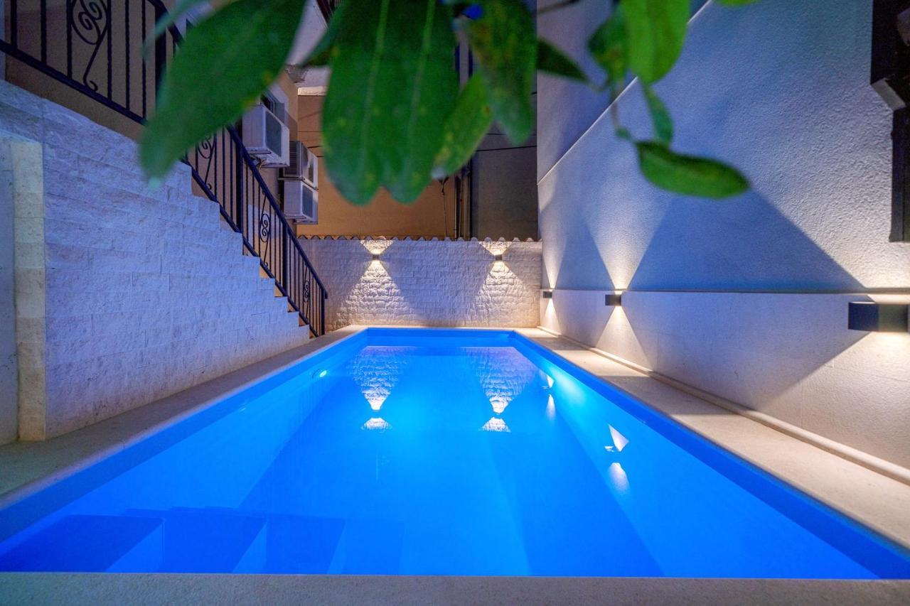 Heritage Residence In Center With Pool- Apartments Vodice Extérieur photo